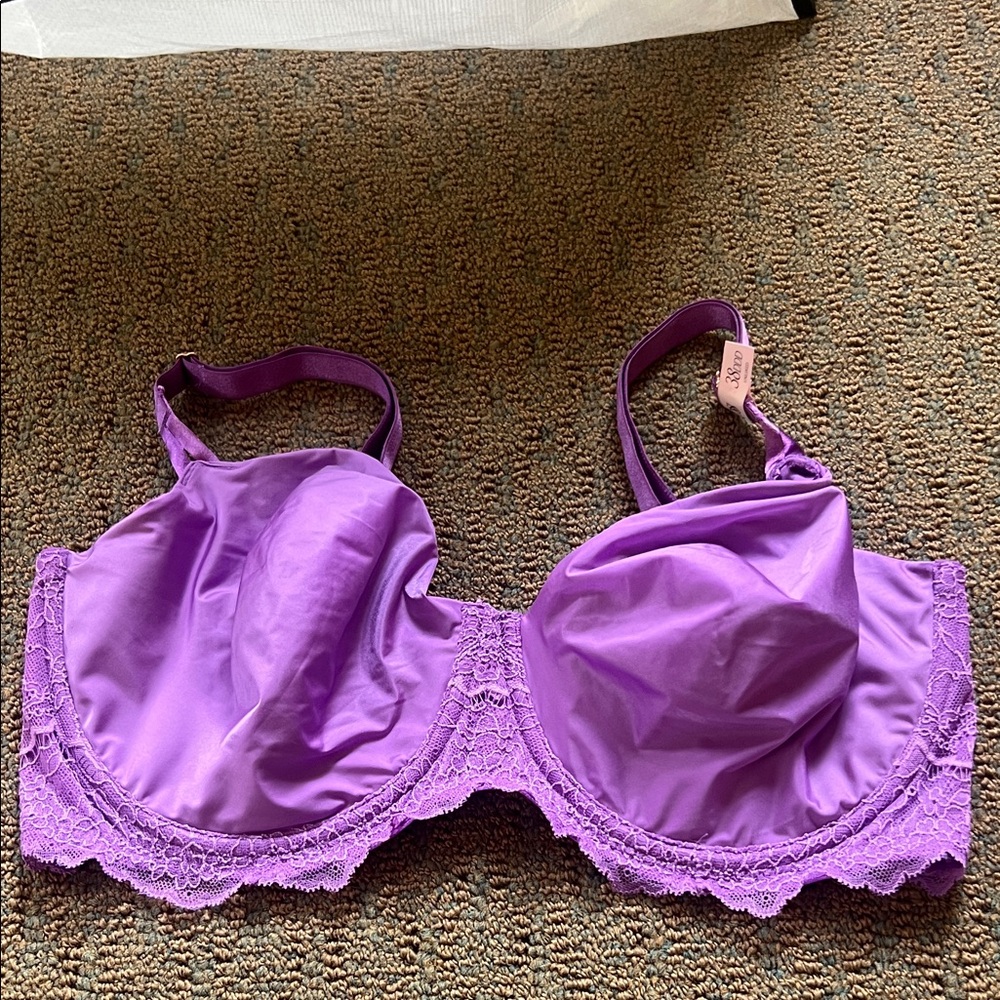 Victoria's Secret Lavender Lace Underwire Bra